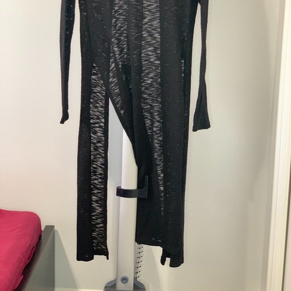 Sleek Black Slit Cardigan - Picture 4 of 5